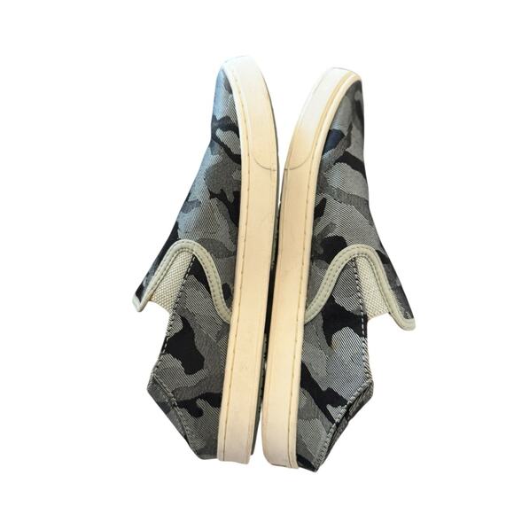 OluKai Pehuea Pa'i Convertible Sneaker‎ Camo colored. Size US W8 - Picture 5 of 11